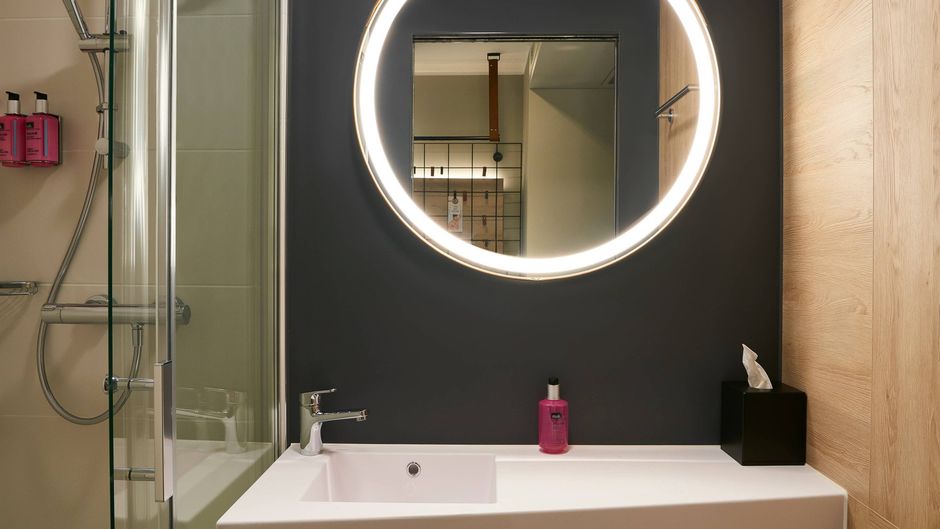 Moxy Chester Room
