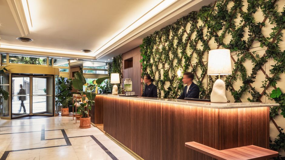 Royal Garden Champs Elysees Lobby