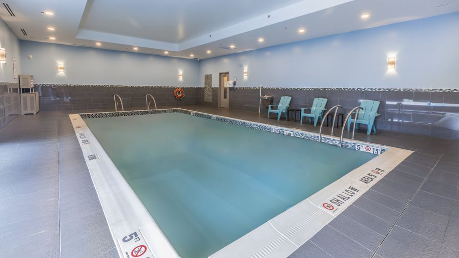 Holiday Inn Express Toronto-North York Pool