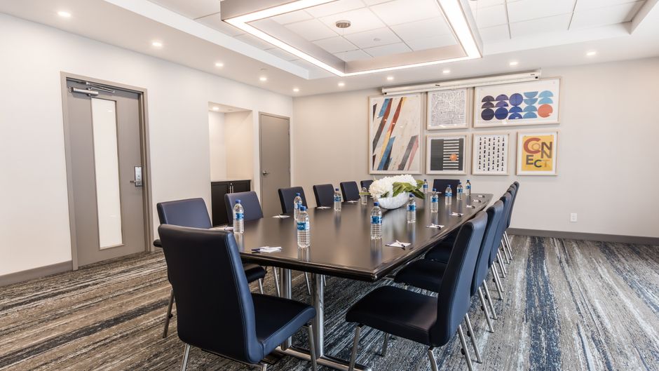 Holiday Inn Express Toronto-North York Meeting