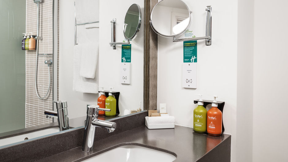 Holiday Inn Leeds Garforth Room