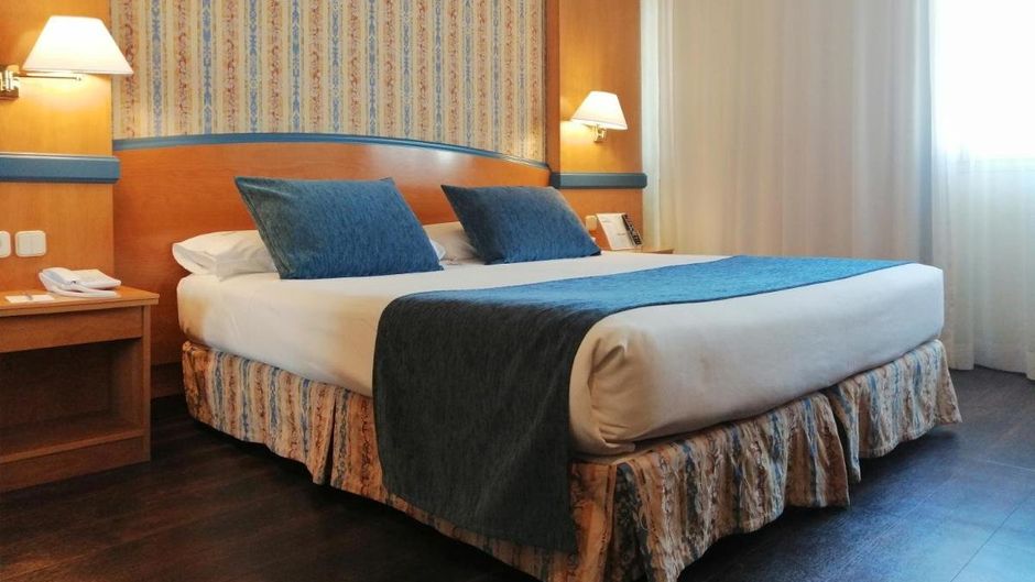 Gran Versalles Hotel Room