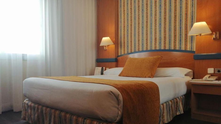 Gran Versalles Hotel Room