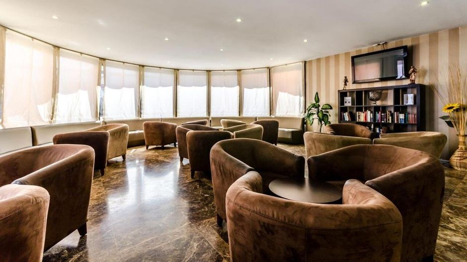 Hotel Alcala Plaza Lobby