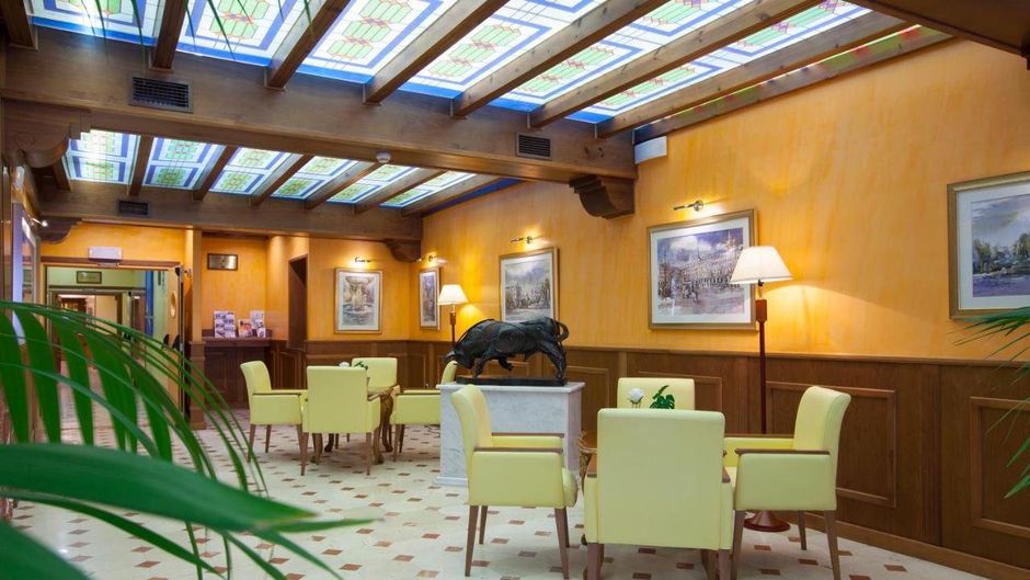 Agora Juan de Austria Lobby