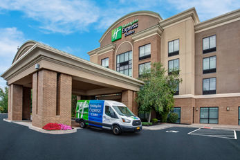 Holiday Inn Express Hotel & Suites