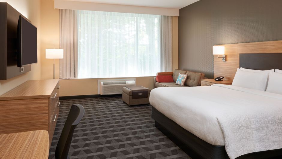 TownePlace Suites Toronto Oakville Suite