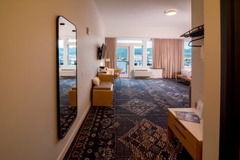 Saltline Hotel