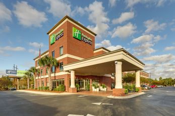 Holiday Inn Express Leland-Wilmington