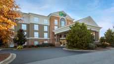 Holiday Inn Express & Suites Greensboro