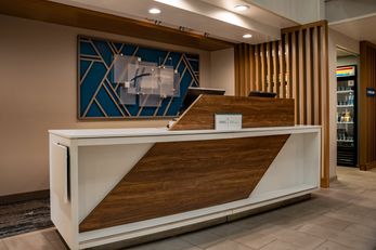 Holiday Inn Express & Suites