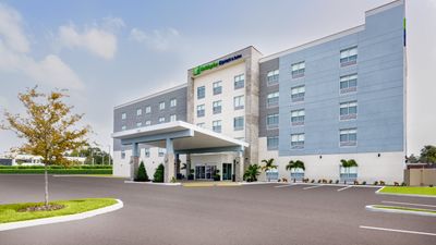 Holiday Inn Express & Suites Tampa