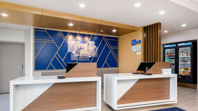 Holiday Inn Express & Suites Tampa