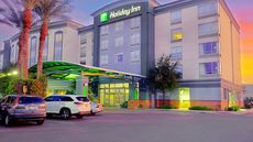 Holiday Inn & Suites Phoenix Airport