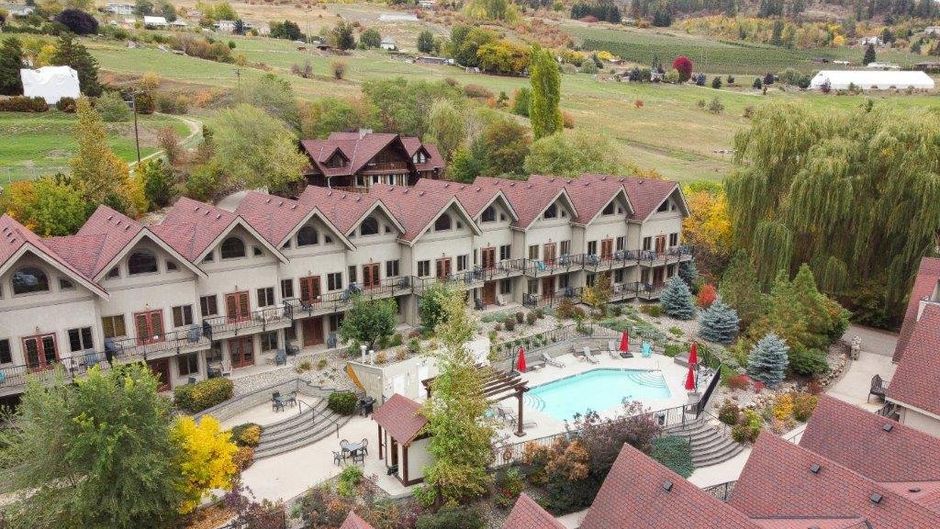 The Castle at Swan Lake All Suite Hotel Exterior