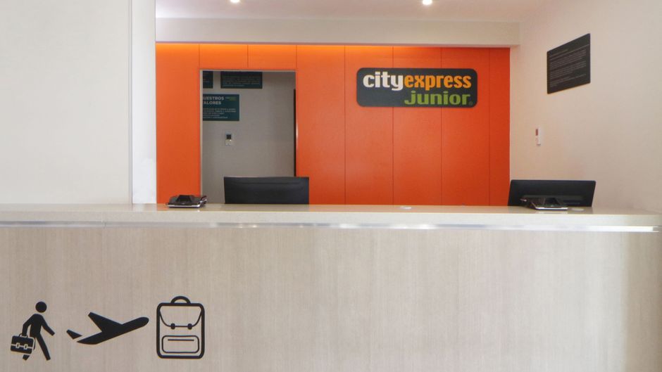 City Express Junior by Marriott Lobby