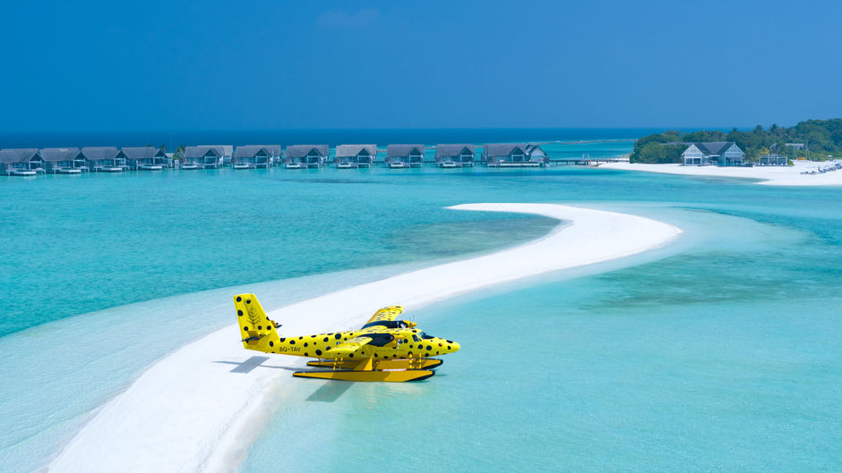 Four Seasons Resort at Landaa Giraavaru Exterior