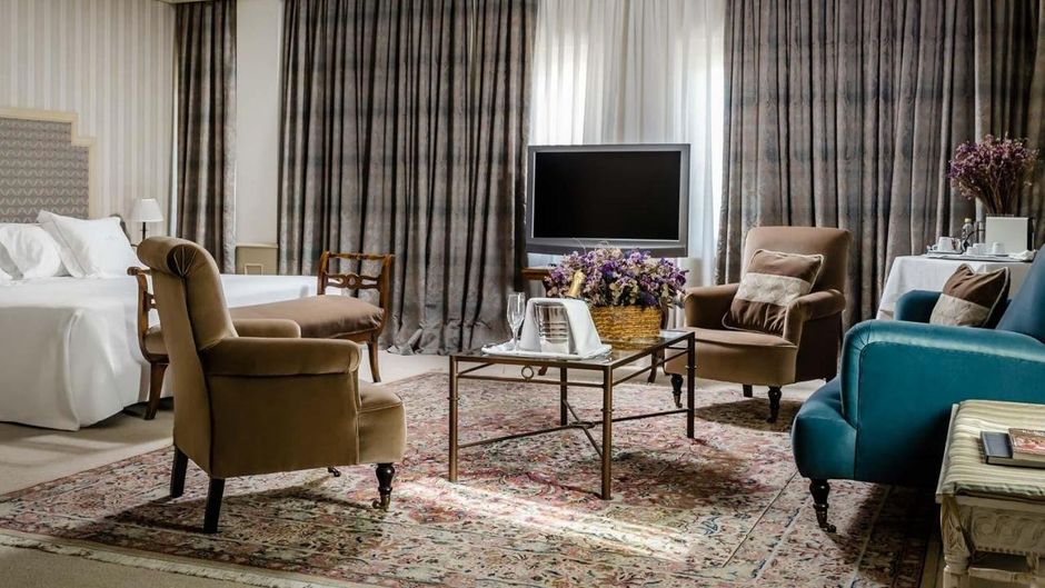 Gran Hotel La Perla Room