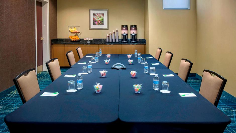 Yas Plaza Marina Meeting