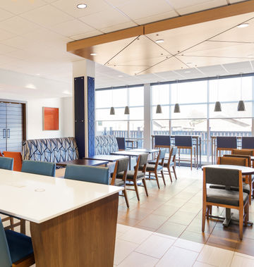 Holiday Inn Exp Suites Univ Area