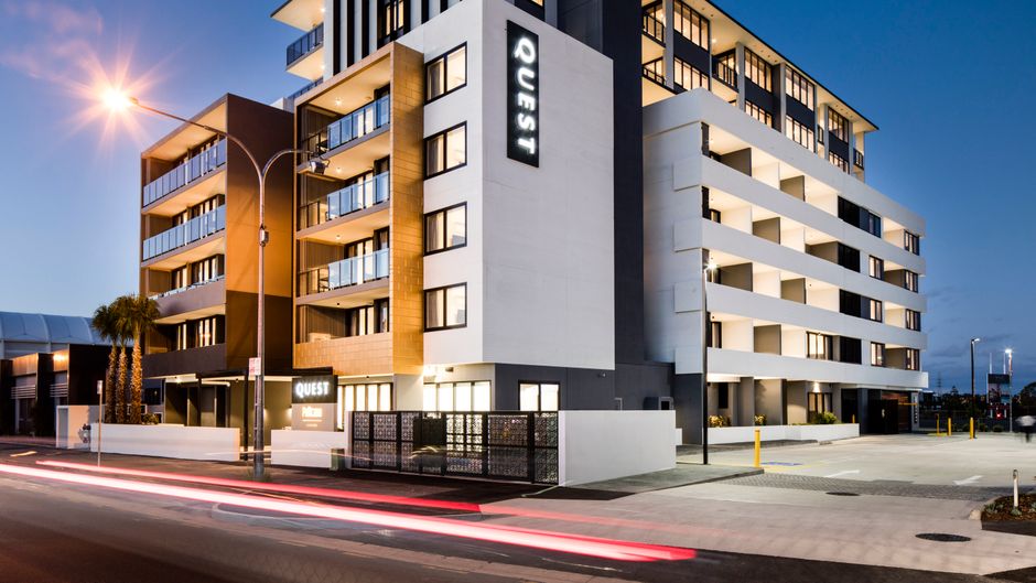Quest Robina Exterior