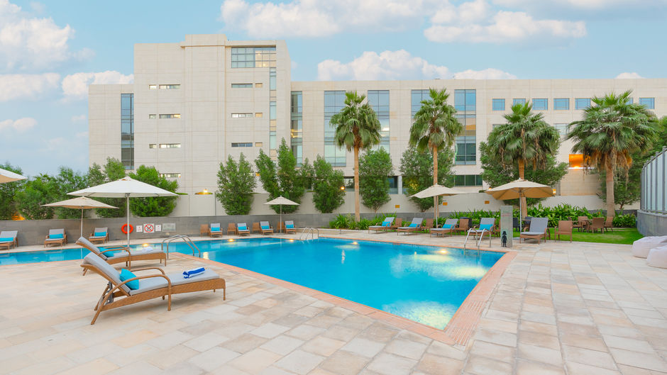 Crowne Plaza Riyadh Hotel & Convention Pool