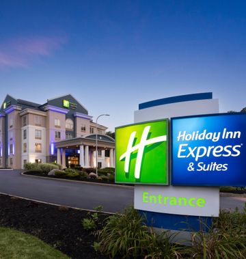 Holiday Inn Express Hotel & Suites