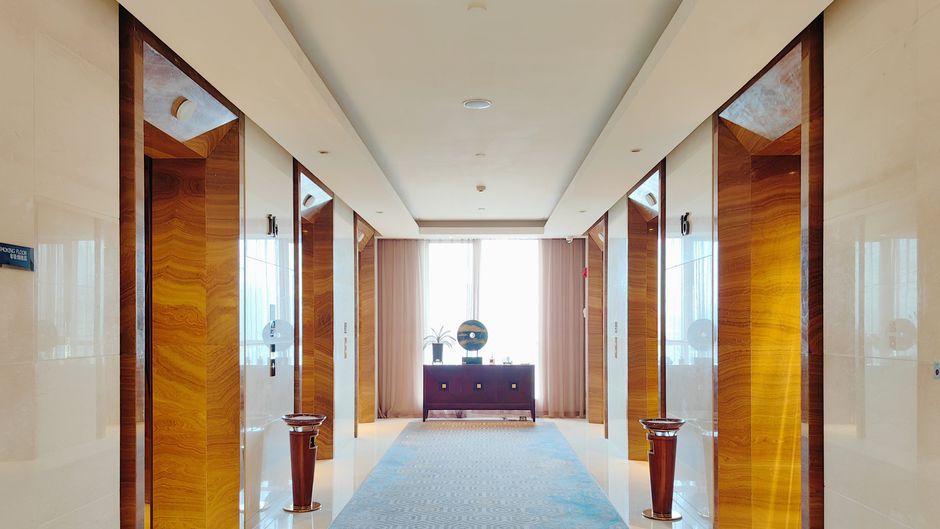 Crowne Plaza Yichang Lobby
