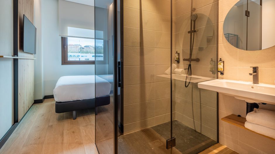 Leonardo Hotel San Sebastian Room
