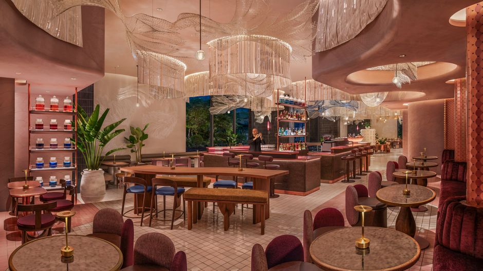 KROMO Bangkok, Curio Collection by Hilto Restaurant