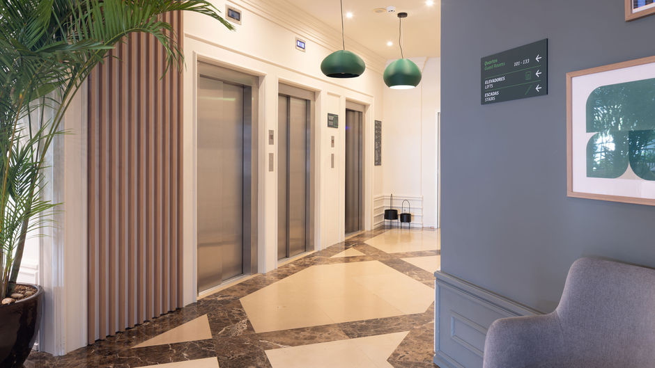 Holiday Inn Algarve Albufeira Lobby
