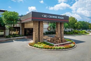 Crowne Plaza Hotel Suffern
