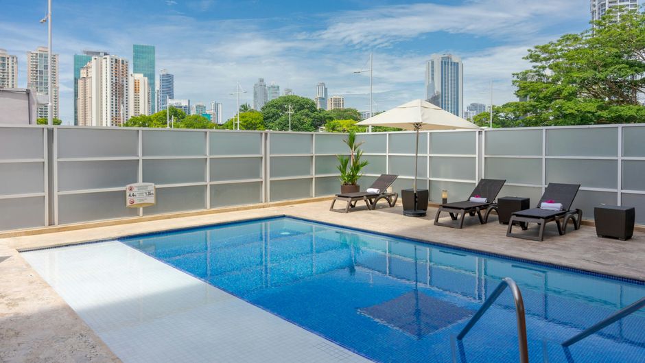 Courtyard Panama Multiplaza Mall Pool