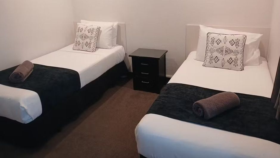 Palm City Motor Inn Suite
