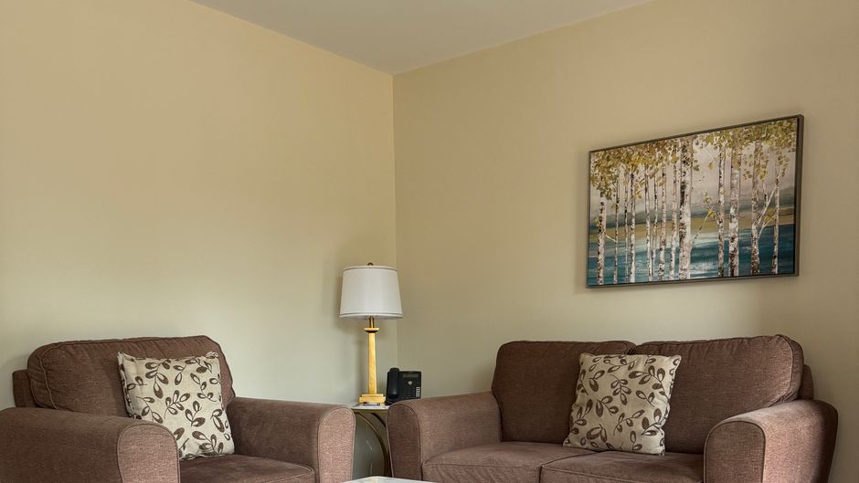 Aurora Inn Room