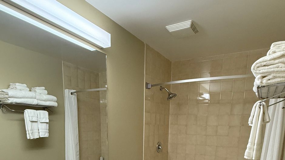 Aurora Inn Room
