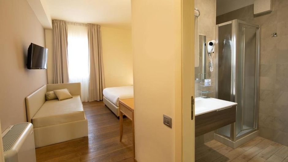 Hotel Enzo Room