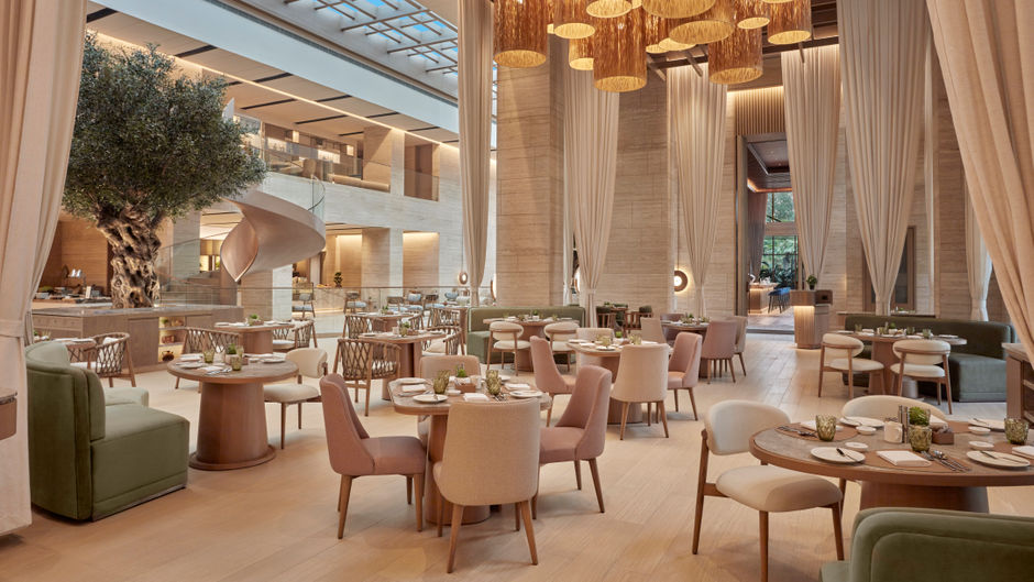 Hilton Gurugram Baani City Centre Restaurant