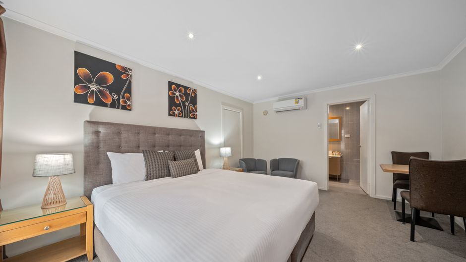 New Crossing Place Motel Room
