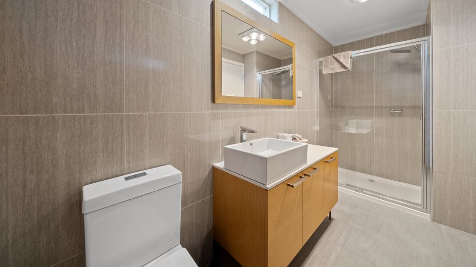 New Crossing Place Motel Room