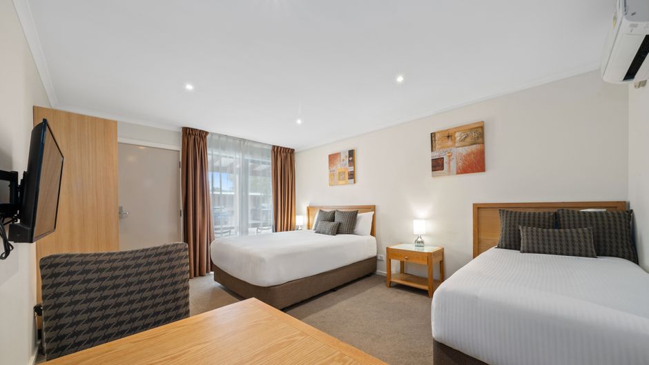 New Crossing Place Motel Room