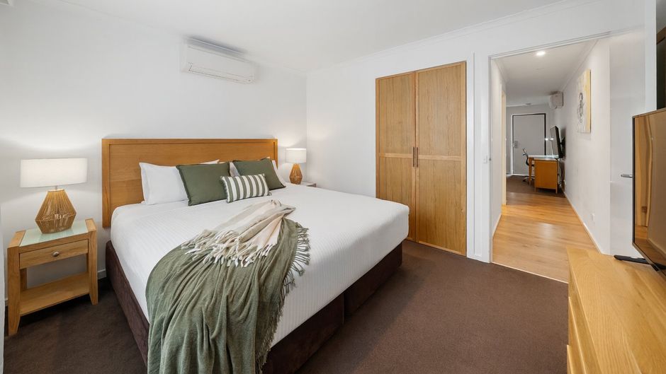 New Crossing Place Motel Room