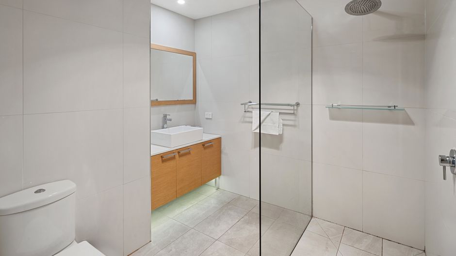 New Crossing Place Motel Room