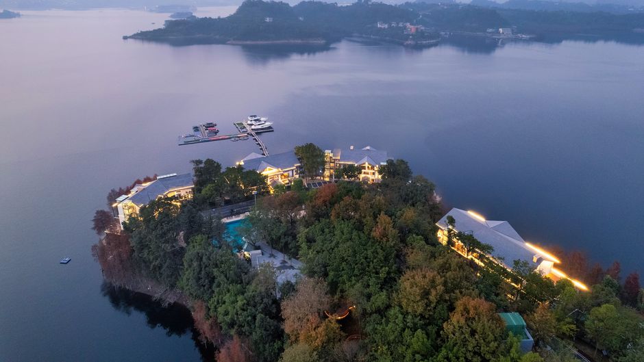 Hampton CKG Changshou Lake Exterior