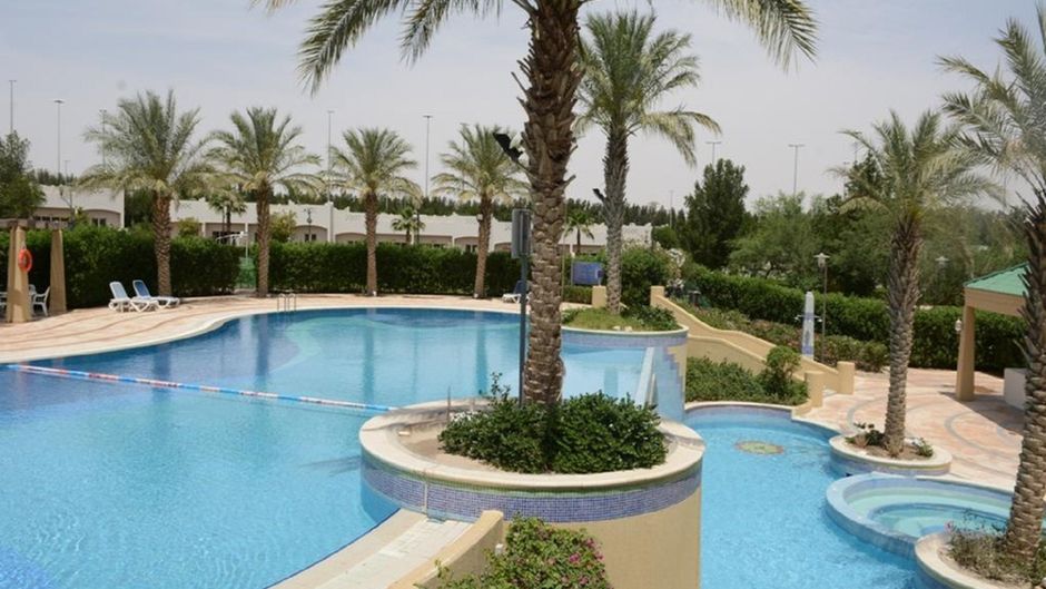 Al-Jahra Copthorne Hotel & Resort Pool