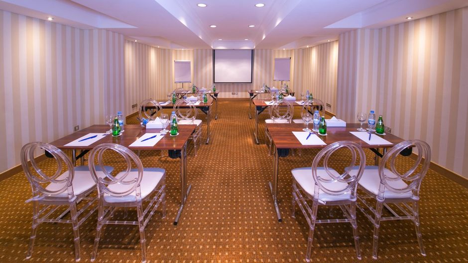 Al-Jahra Copthorne Hotel & Resort Meeting