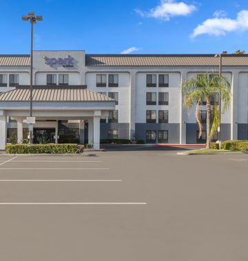 Spark by Hilton Bakersfield Central