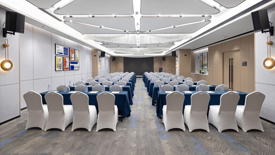 Hampton Inn XIY South Gate City Wall Meeting