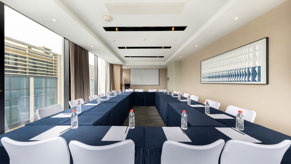 Hampton Suzhou Stone Lake Meeting