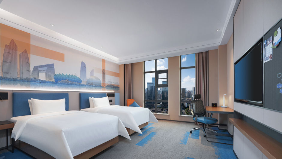 Hampton by Hilton Hebi Railway Station Room